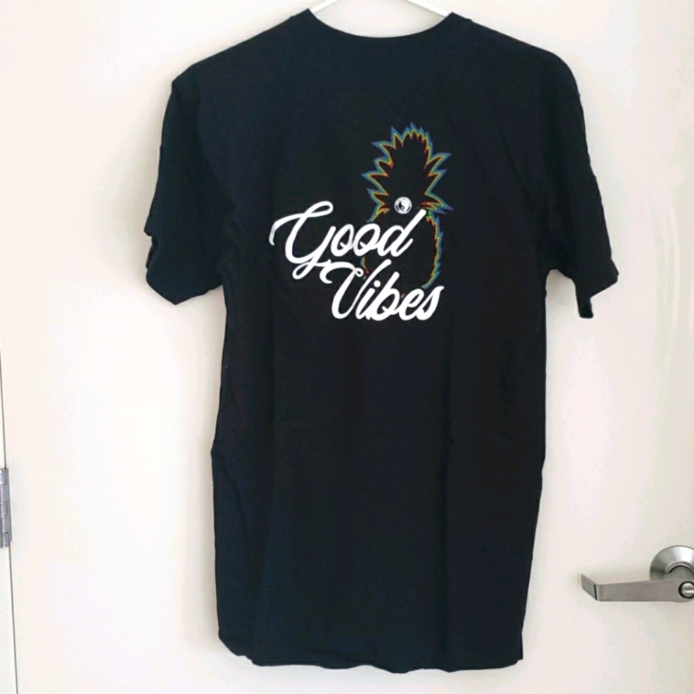 Local Motion Good Vibes men's Tee